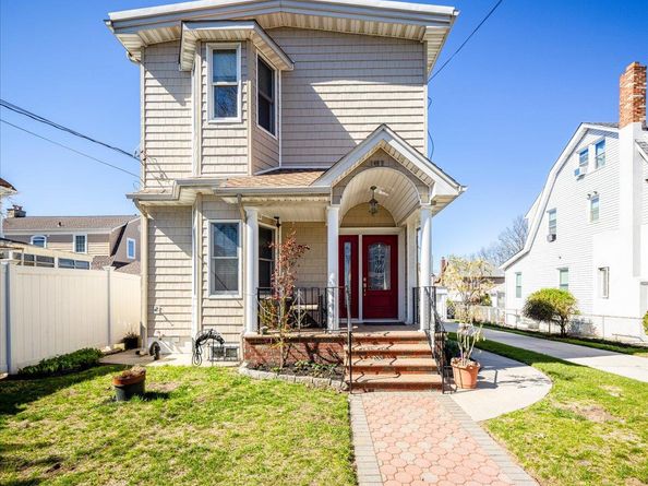 14811 10th Avenue, Whitestone NY 11357