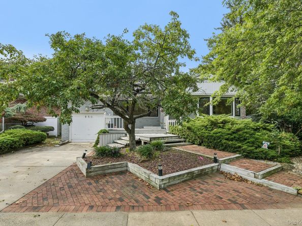 850 Oliver Street, Woodmere NY 11598