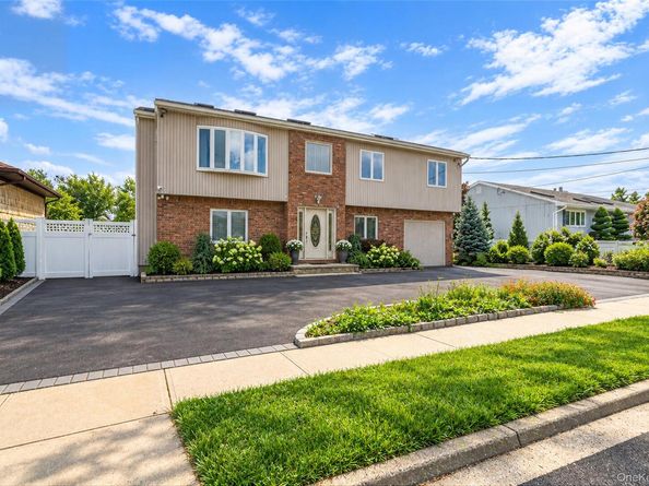240 N Virginia Avenue, Massapequa NY 11758