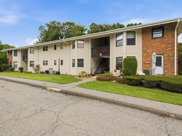 27 Walden Court F, Yorktown Heights NY 10598