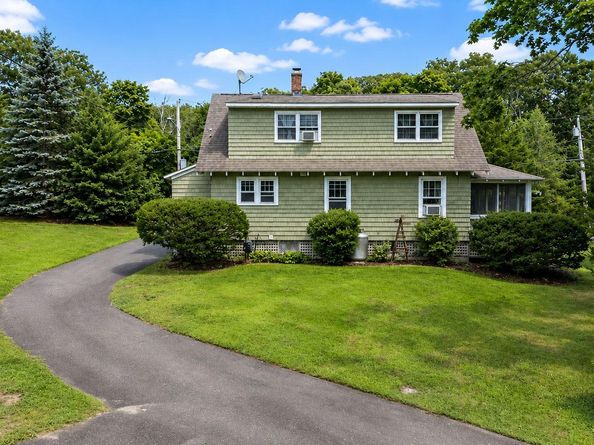 309 Church Lane, Aquebogue NY 11931