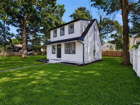 10 harrison Drive, Shirley NY 11967