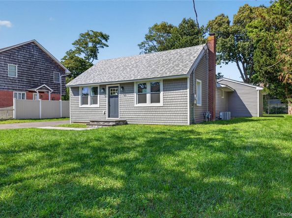 31 Rosemary Place, East Islip NY 11730
