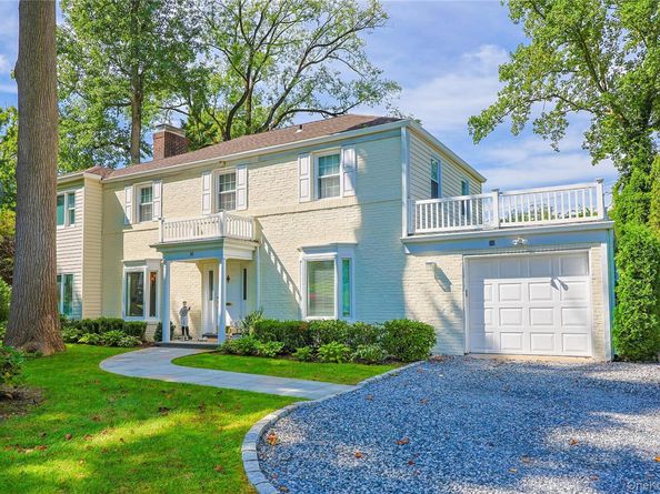 30 Old Field Lane, Great Neck NY 11020