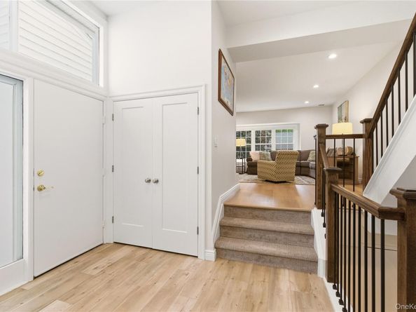 44 Hidden Ridge Drive, Syosset NY 11791