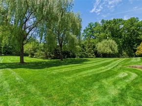 44 Hidden Ridge Drive, Syosset NY 11791