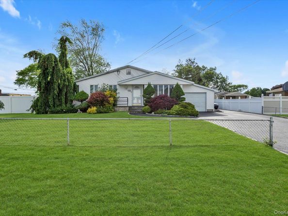 170 W 9th Street, Deer Park NY 11729