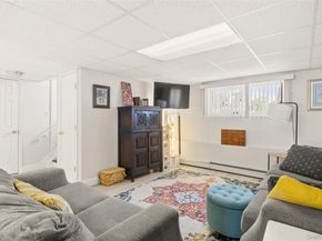 14 Plain Street, Lindenhurst NY 11757