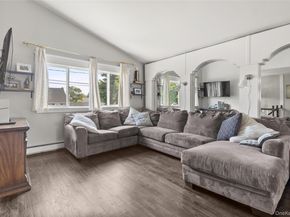 14 Plain Street, Lindenhurst NY 11757