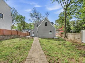 10 Harby Drive, Huntington NY 11743