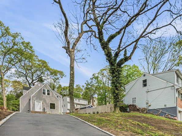 10 Harby Drive, Huntington NY 11743
