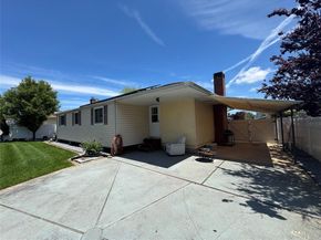 98 W 8th Street, Deer Park NY 11729