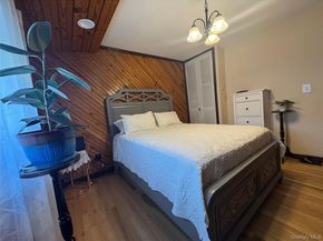 98 W 8th Street, Deer Park NY 11729