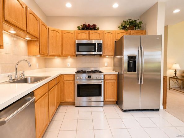 562 Bardini Drive, Melville NY 11747