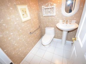 562 Bardini Drive, Melville NY 11747