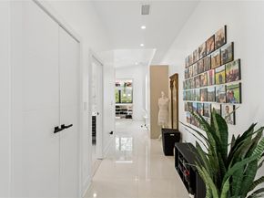 821 Longview Avenue, North Woodmere NY 11581
