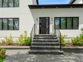 821 Longview Avenue, North Woodmere NY 11581