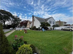 882 Roosevelt Street, West Hempstead NY 11552
