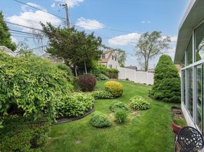 4 Water Lane N, Levittown NY 11756