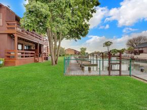 102 Mariners Way, Copiague NY 11726