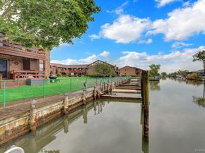 102 Mariners Way, Copiague NY 11726