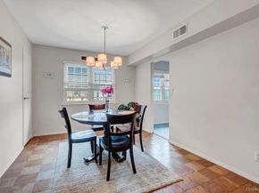 102 Mariners Way, Copiague NY 11726