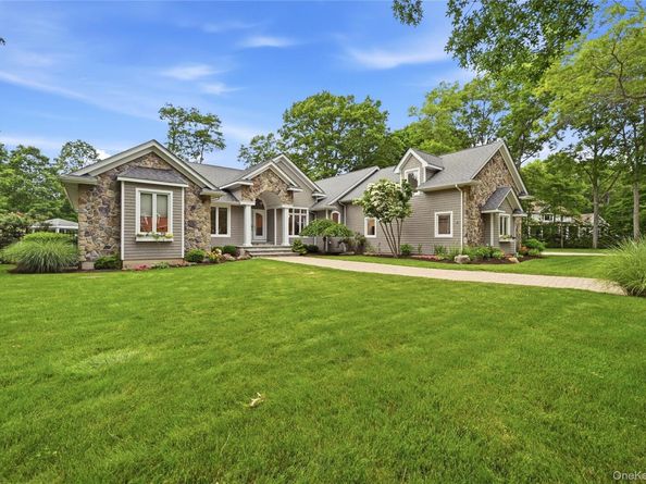 58 South Path, Calverton NY 11933