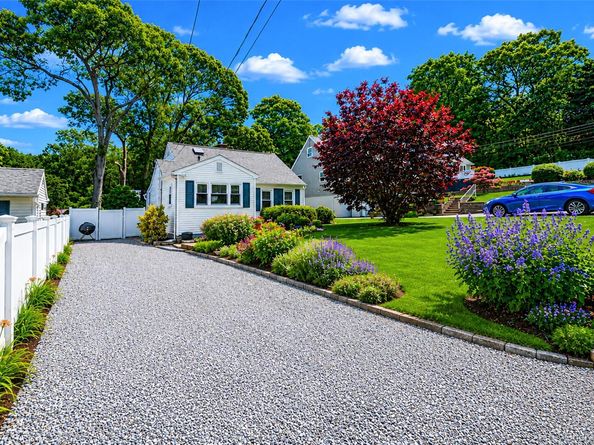 7 Spruce Drive, East Northport NY 11731