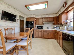 206 N Iowa Avenue, Massapequa NY 11758