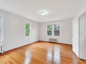 104-04 202nd Street, Saint Albans NY 11412