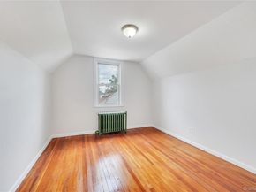 104-04 202nd Street, Saint Albans NY 11412