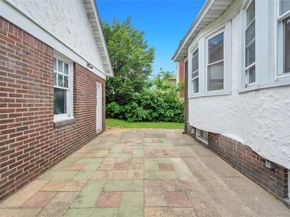 104-04 202nd Street, Saint Albans NY 11412