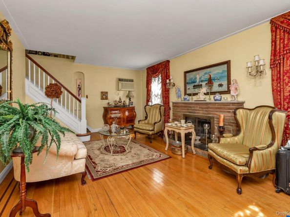 16367 166th Street, Flushing NY 11358