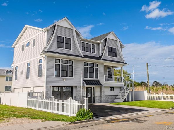 3681 Naomi Street, Seaford NY 11783