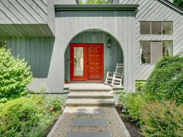 24 Anne Chambers Lane, Katonah NY 10536