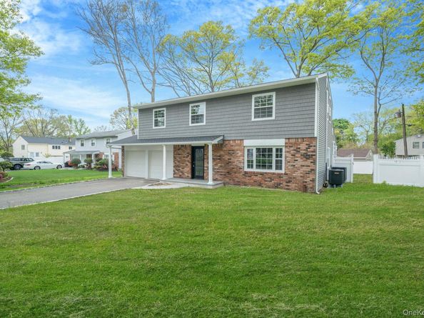 6 Barclay Drive, Coram NY 11727