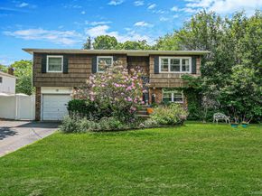 4 Dogwood Avenue, Farmingville NY 11738