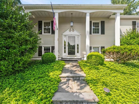 431 Bonnie Court, Yorktown Heights NY 10598