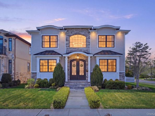 295 Dorchester Road, Garden City NY 11530