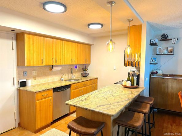 725 Miller Avenue 220, Freeport NY 11520