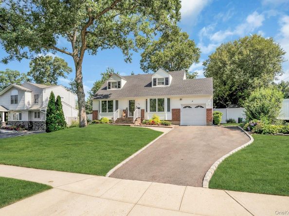 43 Genesee Drive, Commack NY 11725