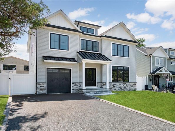 11 Forest Lane, Westbury NY 11590
