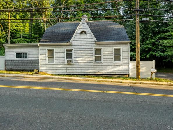 864 Fort Salonga Road, Northport NY 11768