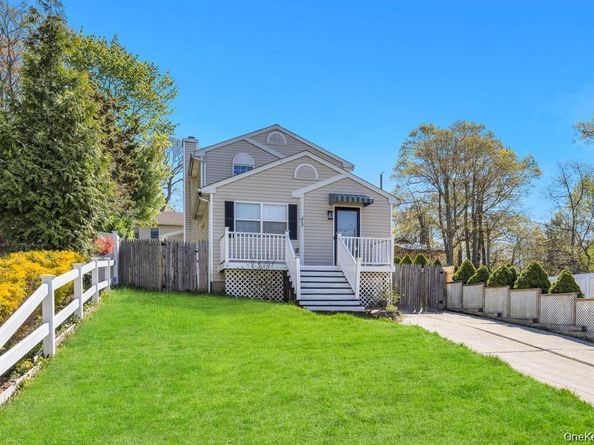 43 Comus Road, Rocky Point NY 11778