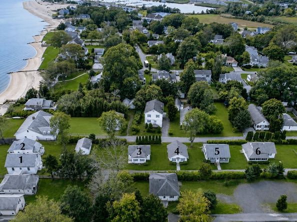 18 Smith Lane, Jamesport NY 11947