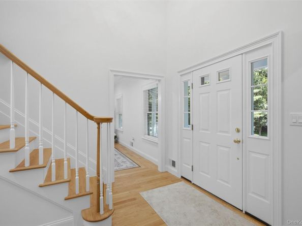 17 Nadworny Lane, Stony Brook NY 11790