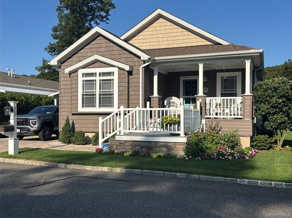 1661 Old Country Road 567, Riverhead NY 11901