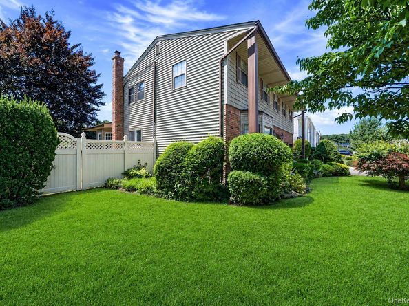 211 Meredith Lane, West Hempstead NY 11552