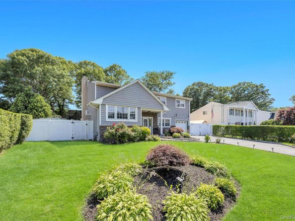 99 Schneider Lane, Hauppauge NY 11788
