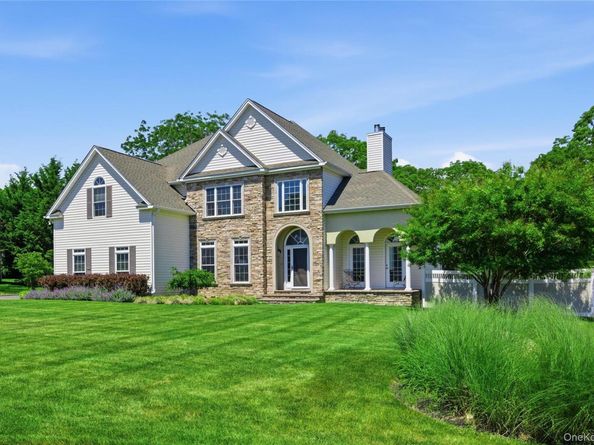 47 Grassland Circle, Mount Sinai NY 11766